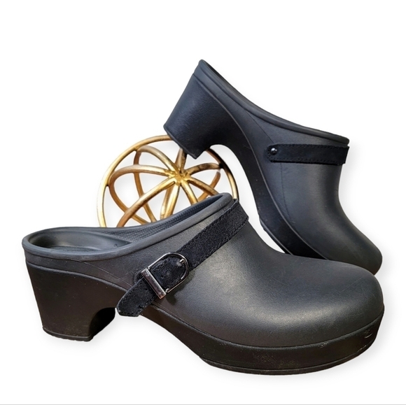 CROCS Sarah Clogs Heels Strap and Buckle Size 9 - Picture 1 of 17